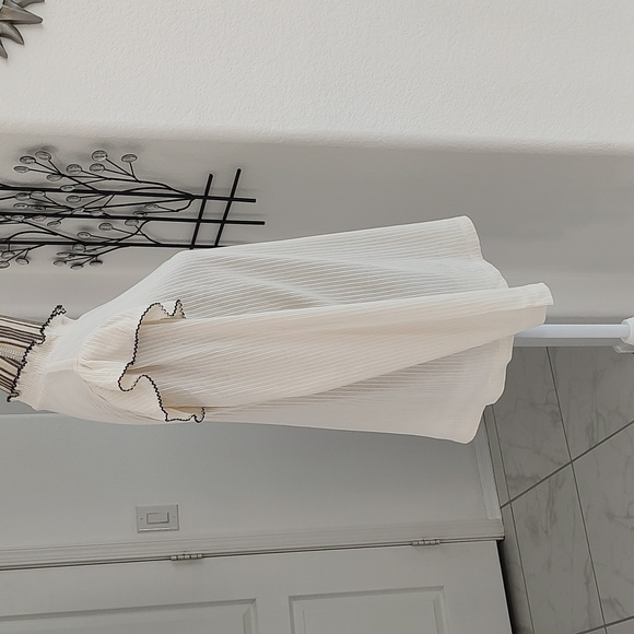 New LOFT Ribbed Cream w/ Black Ruffle Trim High Neck Long Sleeve Pull On Top XXL - Picture 3 of 9